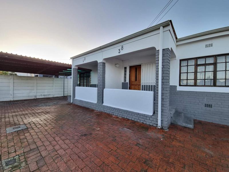 To Let 2 Bedroom Property for Rent in Athlone Western Cape
